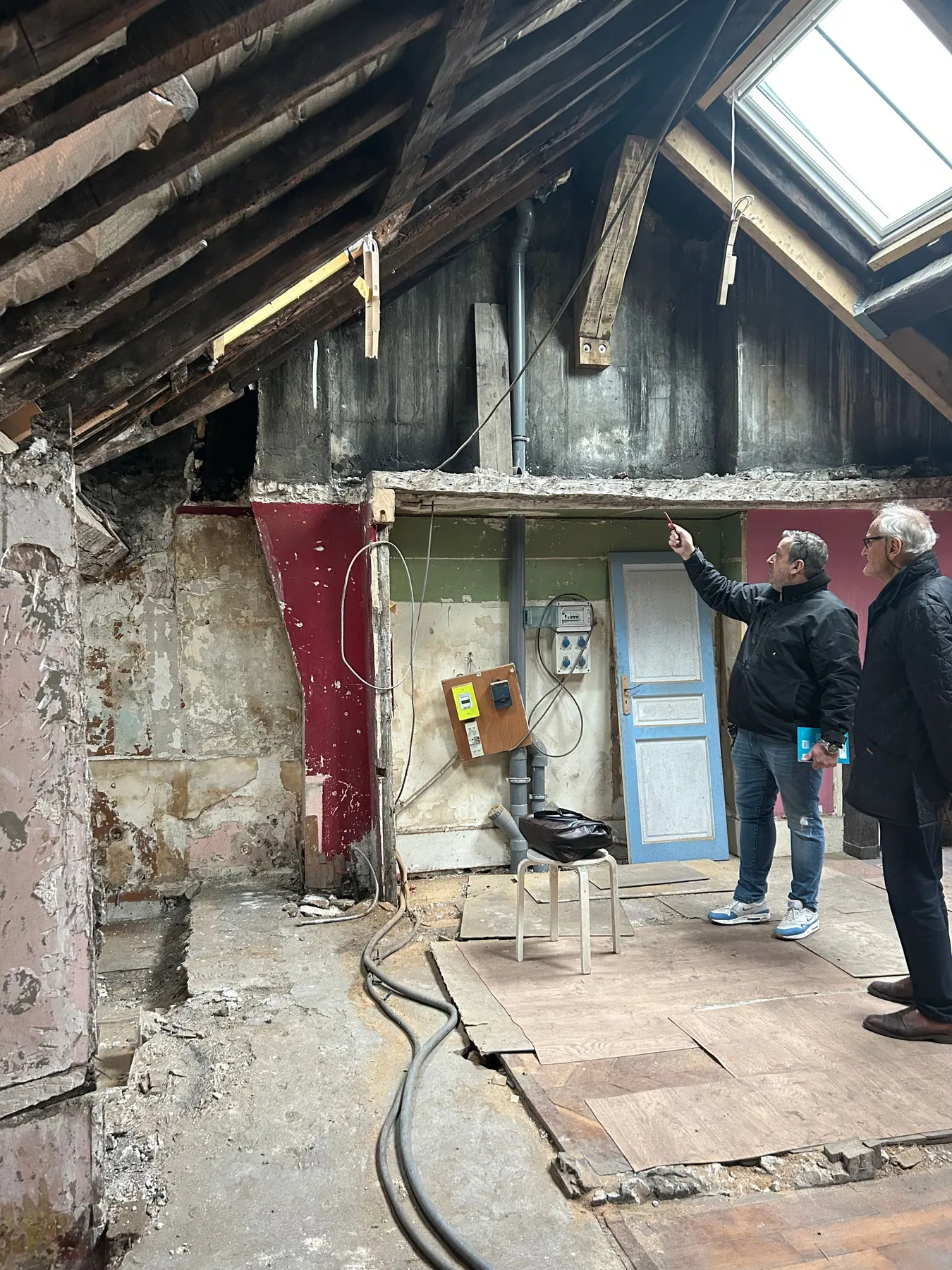 Séjour d’un appartement sous les combles